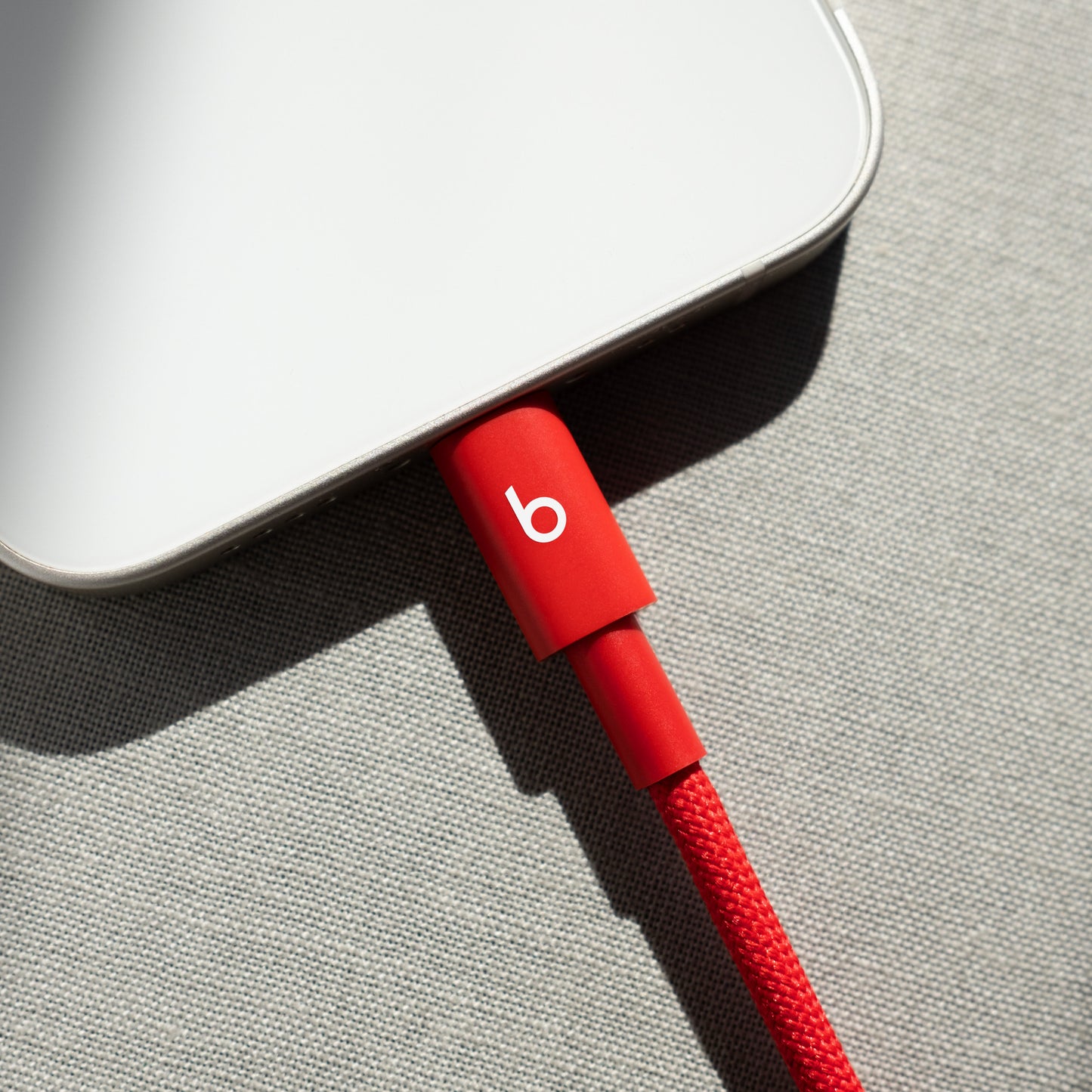 Beats USB-C — Lightning szőtt borítású kábel (1,5 m) — pulzáló piros